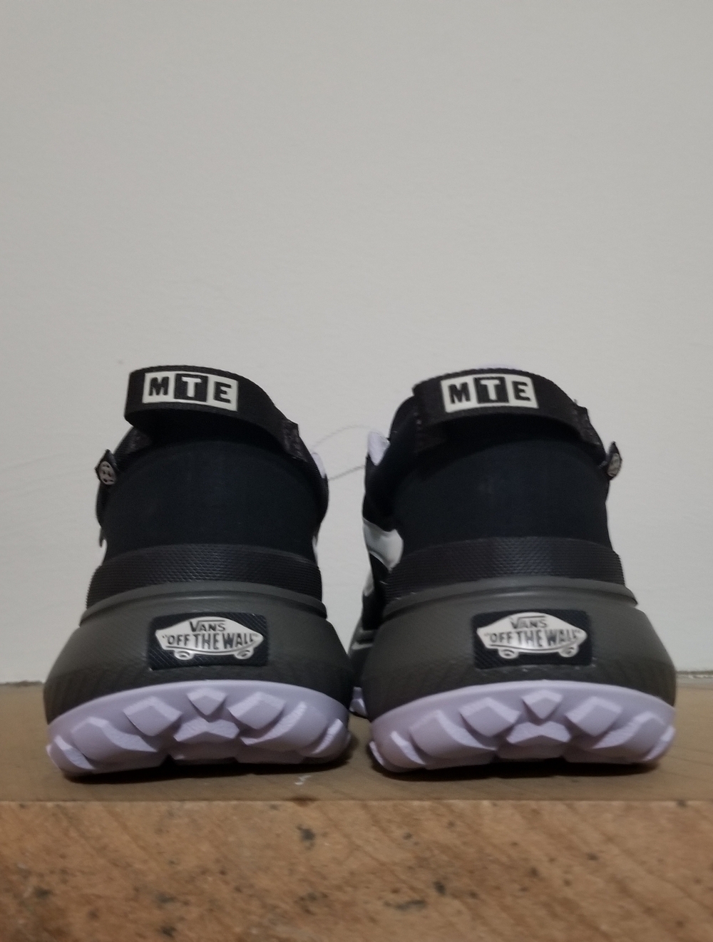 NEW! Vans UltraRange Sneakers - Black with Lavender Accents - Picture 5 of 6